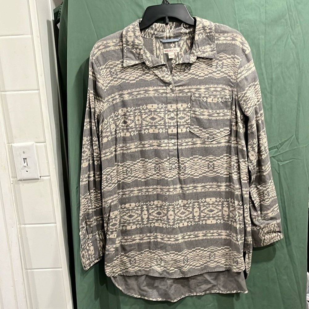 Woman Long Sleeve Blouse by Merona size Xxl  grey and beige button down
